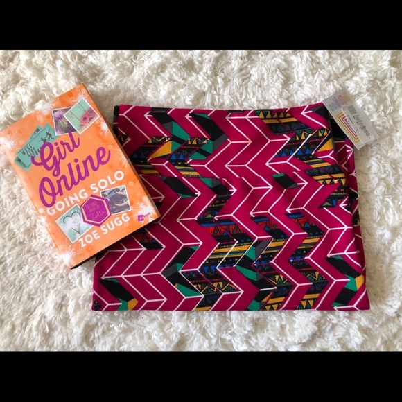 LulaRoe Cassie Skirt XS NWT - Picture 5 of 7